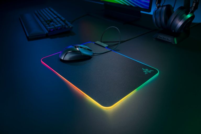 Razer_Firefly_V2